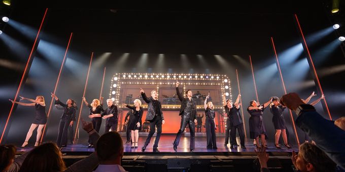 Photos: A BEAUTIFUL NOISE Opens First National Tour Photos