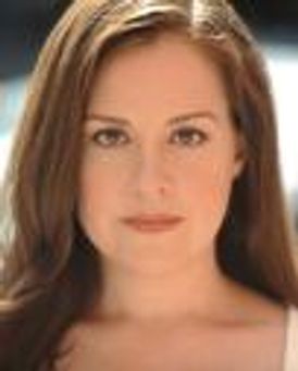 Claire Karpen Headshot