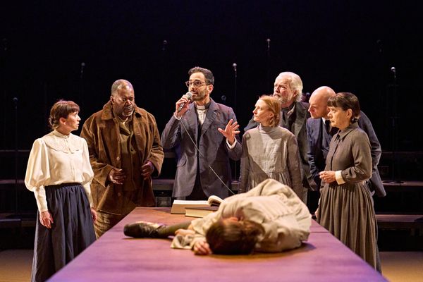 Laura Pyper (Ann Putnam/Sarah Good), Geoffrey Aymer (Giles Corey), Sid Sagar (Reveren Photo