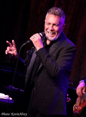Clint Holmes Photo
