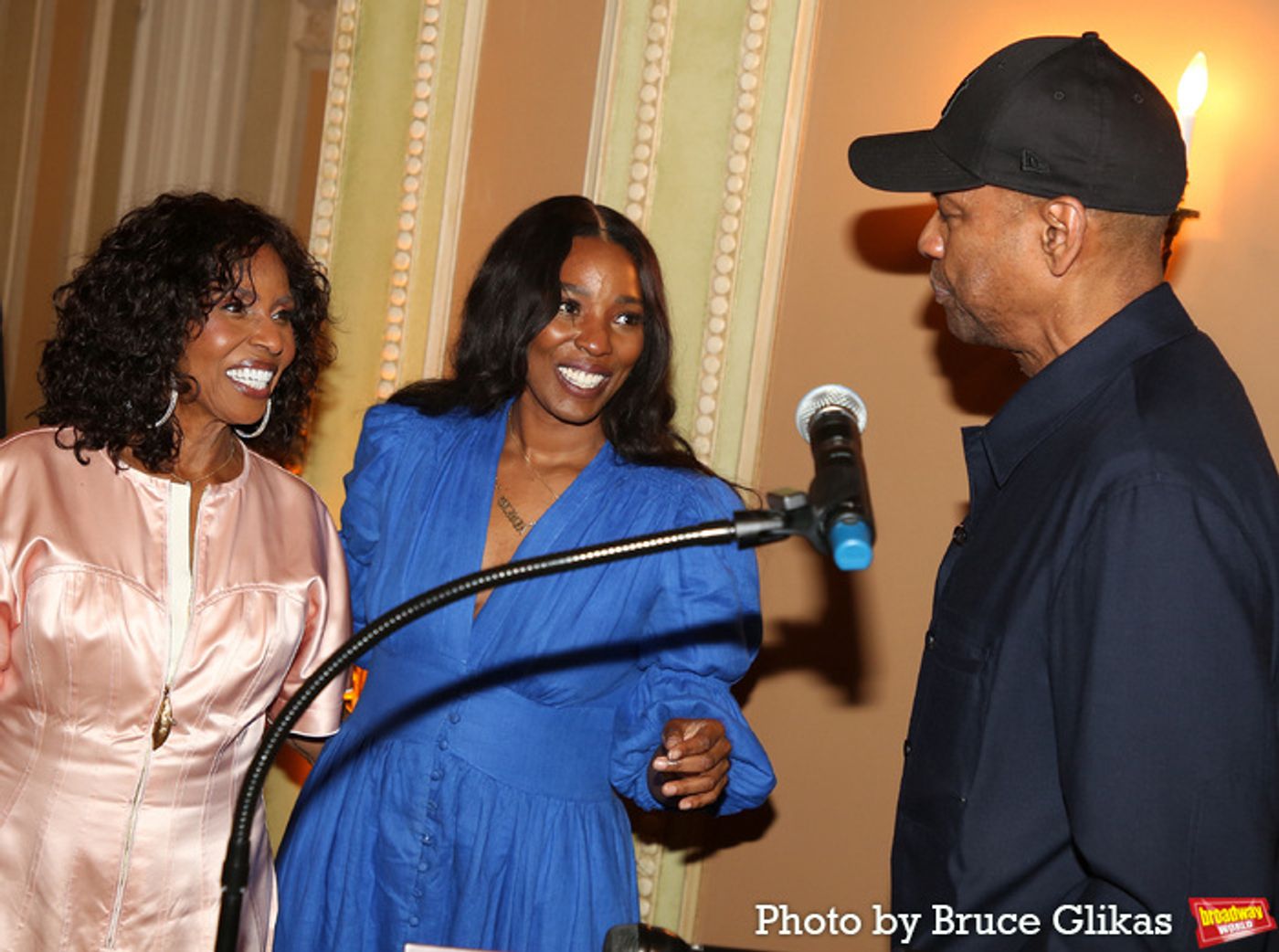 Photos: OTHELLO Star Denzel Washington Celebrates Sardi's Portrait Reveal  Image