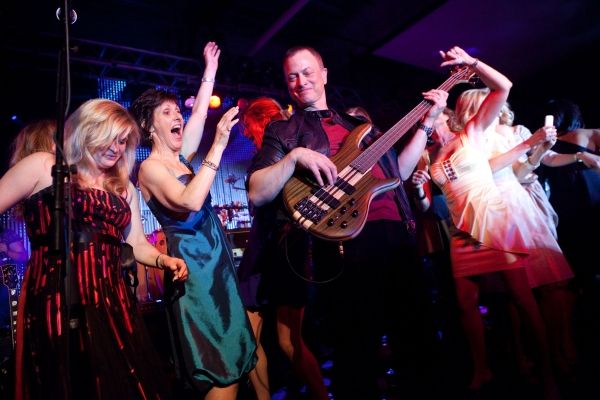 Guests with Steppenwolf Co-Founder Gary Sinise and the Lt. Dan Band Photo